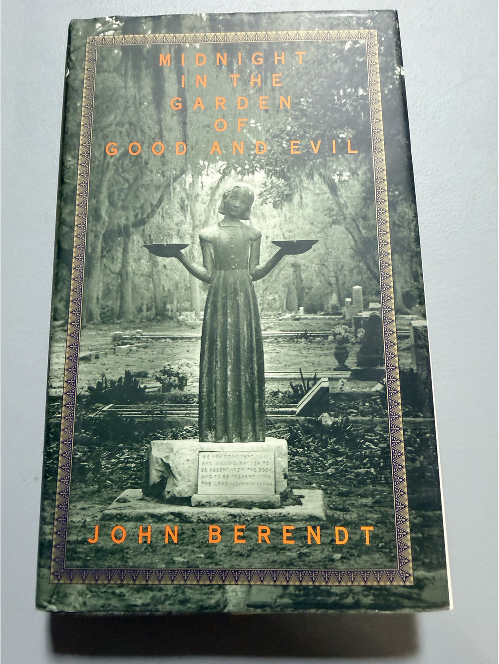 Midnight in the Garden of Good and Evil John Berendt 1994 Hardcover Savannah